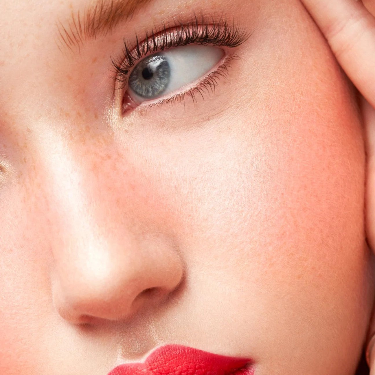 Mascara First Reaction Volume Astra